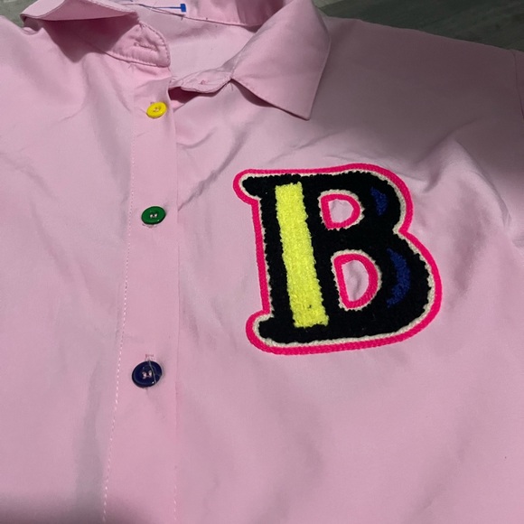 Pink with blue sleeve Button-Up with Letter B Patch- perfect for Baby Reveal ! - Picture 4 of 6
